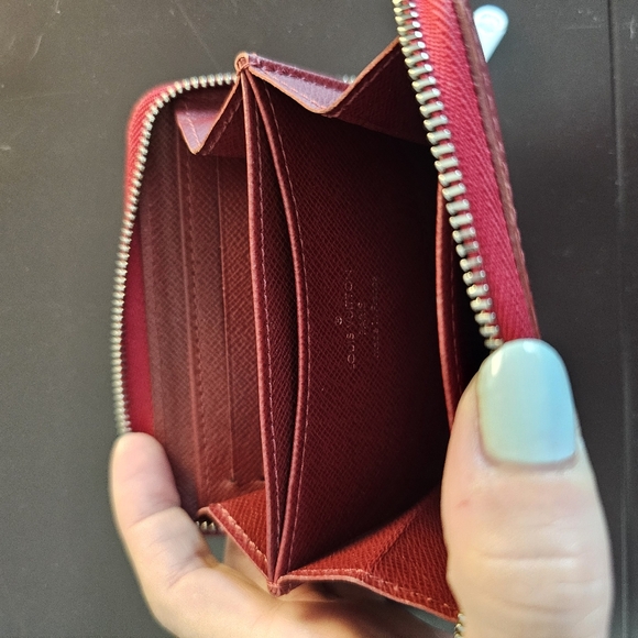 Louis Vuitton Red EPI Zippy coin card - Picture 6 of 11